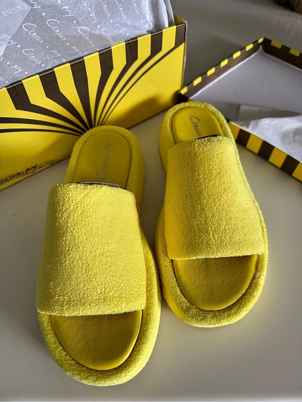 Circus NY by Sam Edelman Women's Latasha Slide Sandal Electric Citrine 8 Medium,